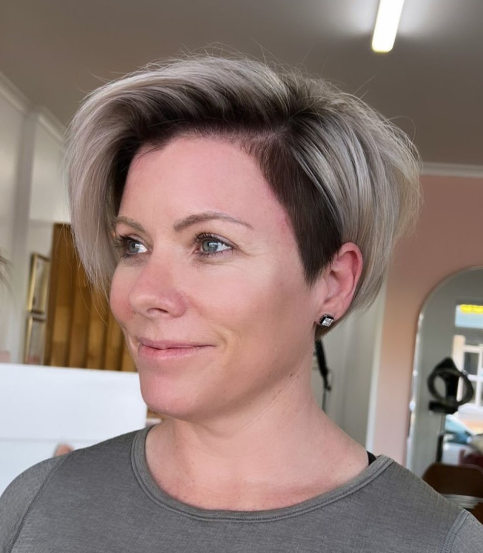 Blonde Pixie-Bob with Brown Undercut