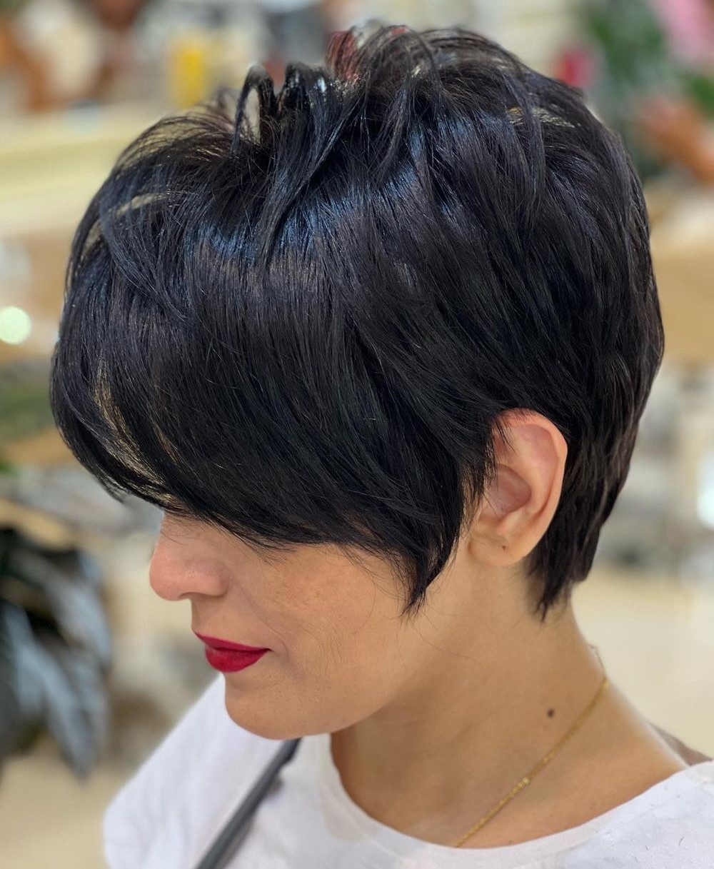 Short Thick Hairstyle with Crown Layers